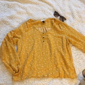 Universal thread floral top